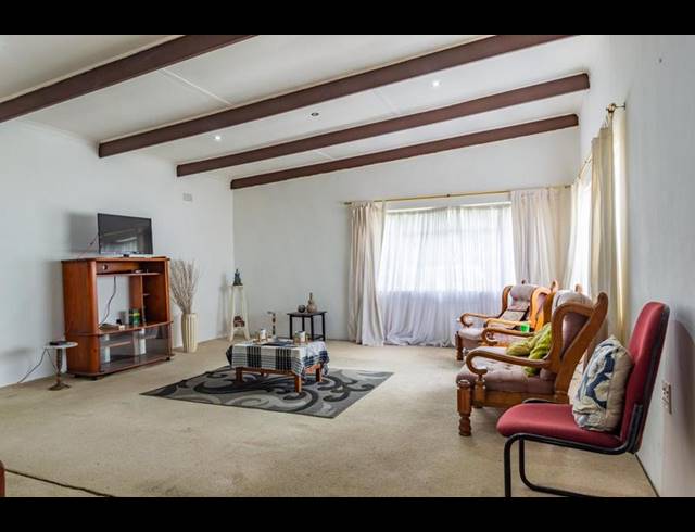 3 BEDROOM HOUSE FOR SALE IN PRESTBURY